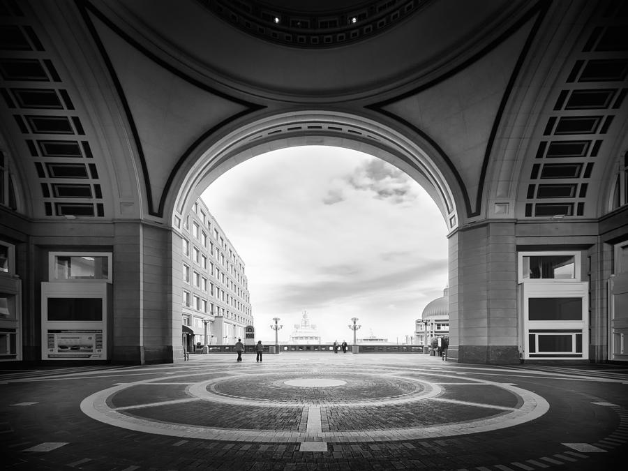 Boston Harbor Hotel at Rowes Wharf Photograph by Alexander Voss
