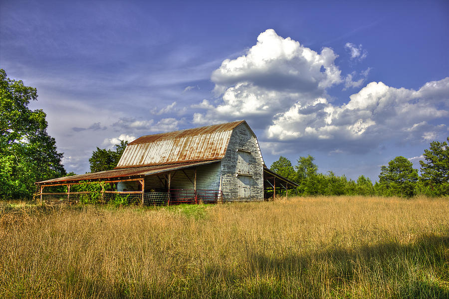 Boswell White Barn and the Afternoon Sun Photograph by Reid Callaway