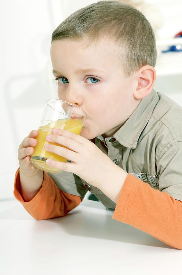 Kid Drinking Orange Juice | ubicaciondepersonas.cdmx.gob.mx