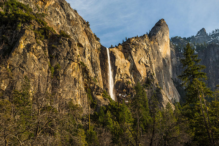 Yosemite National Park Photograph - Bridalveil Falls by Mike Lee