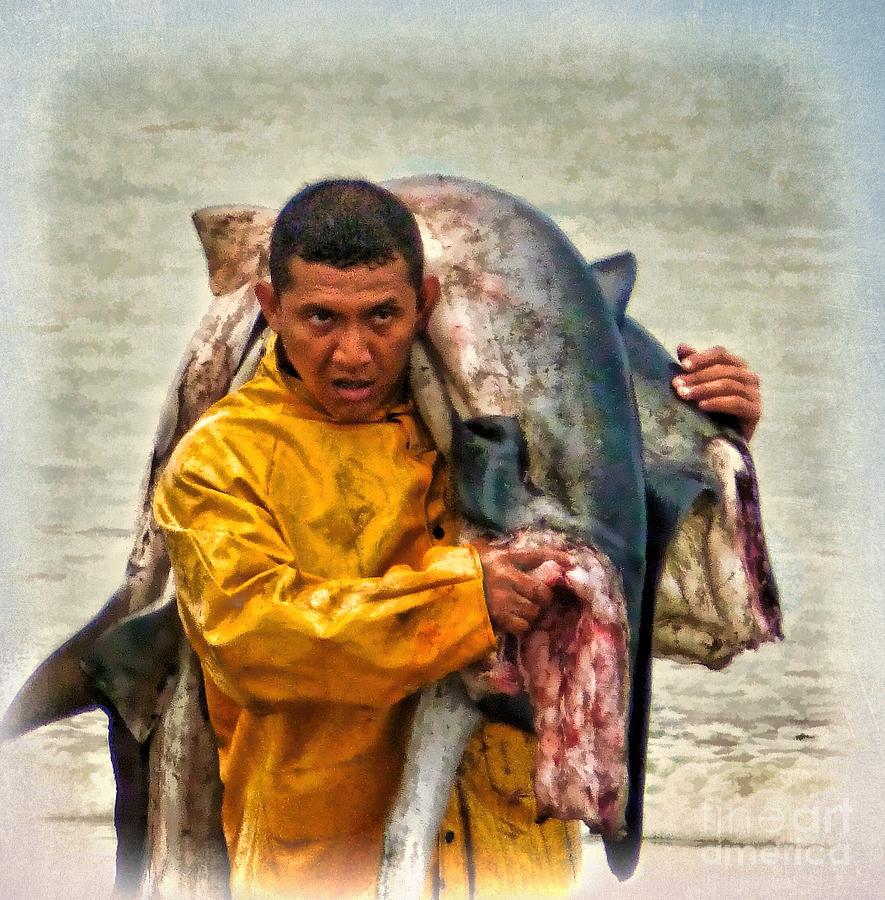 Bringing in the catch - Manta - Ecuador Photograph by Julia Springer