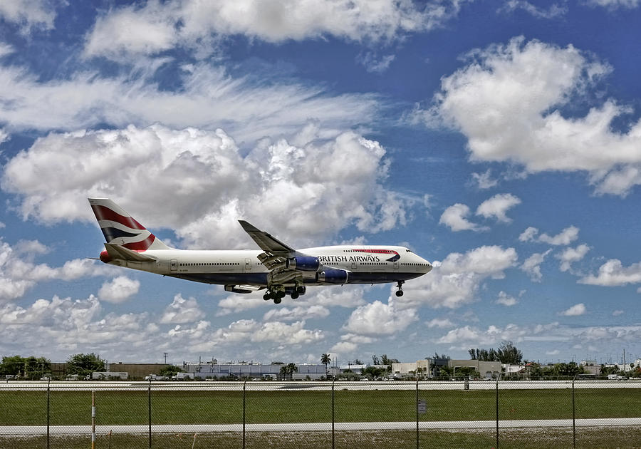 British Airways aircraft about to land. Miami. FL. U. S. A. Photograph by Juan Carlos Ferro Duque
