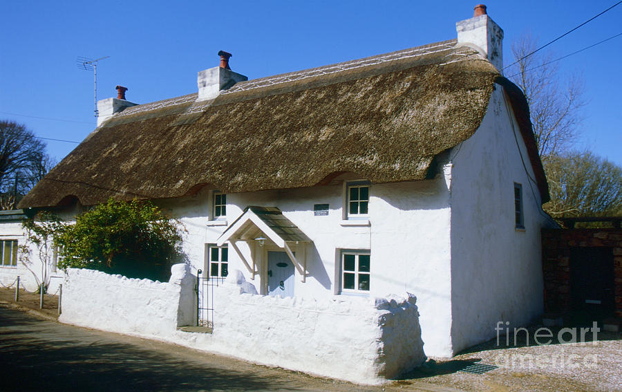 British thatched house Photograph by Paul Cowan
