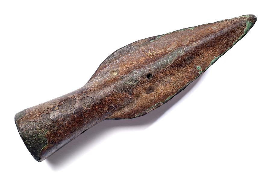Bronze Spear Head Photograph by Daniel Sambraus/science Photo Library