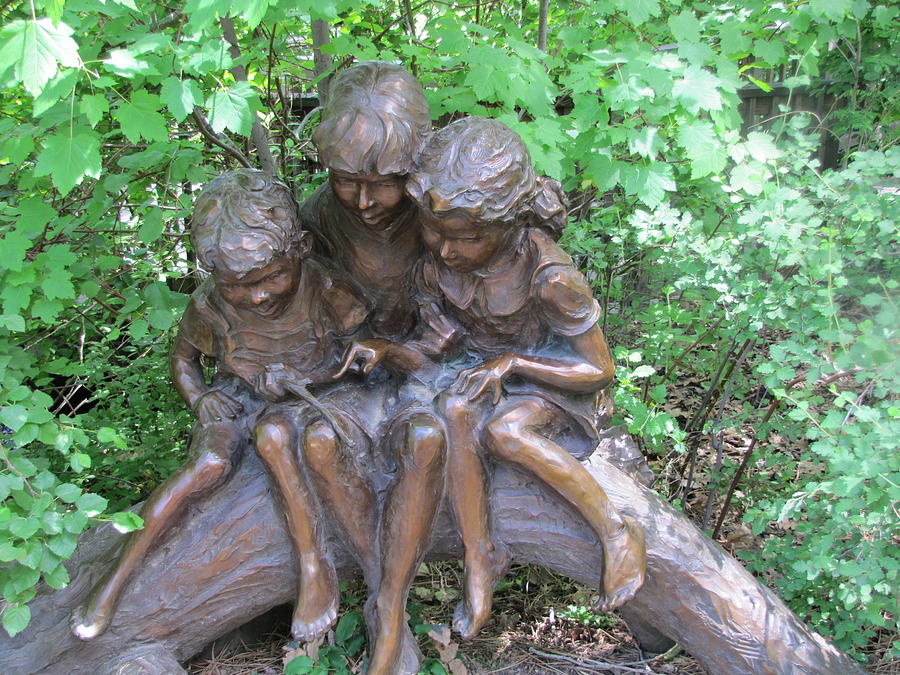 Bronze Statue Children Reading Photograph by Shawn Hughes Fine Art