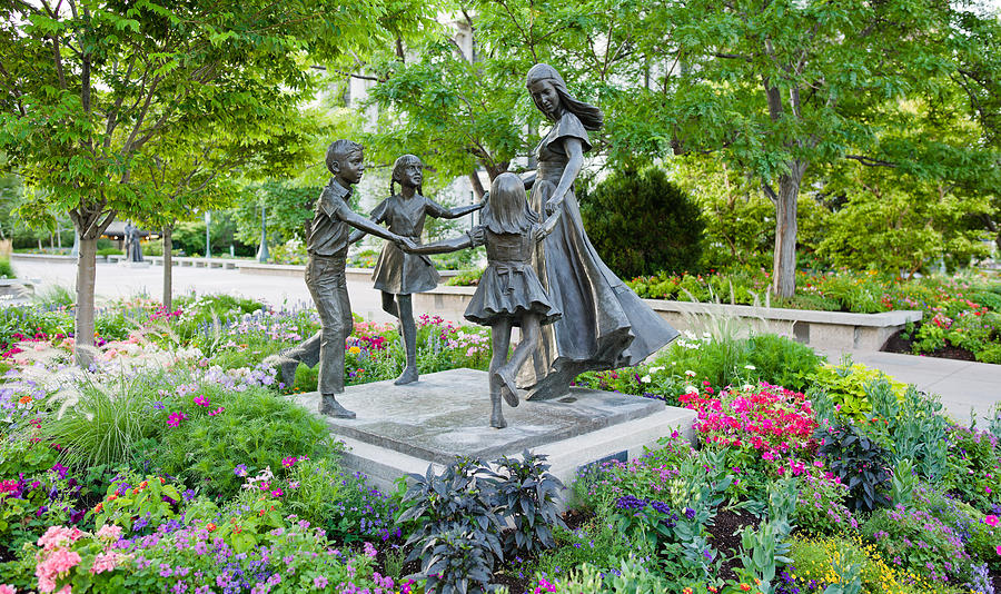 Salt Lake City Photograph - Bronze Statue Of Mother And Children by Panoramic Images