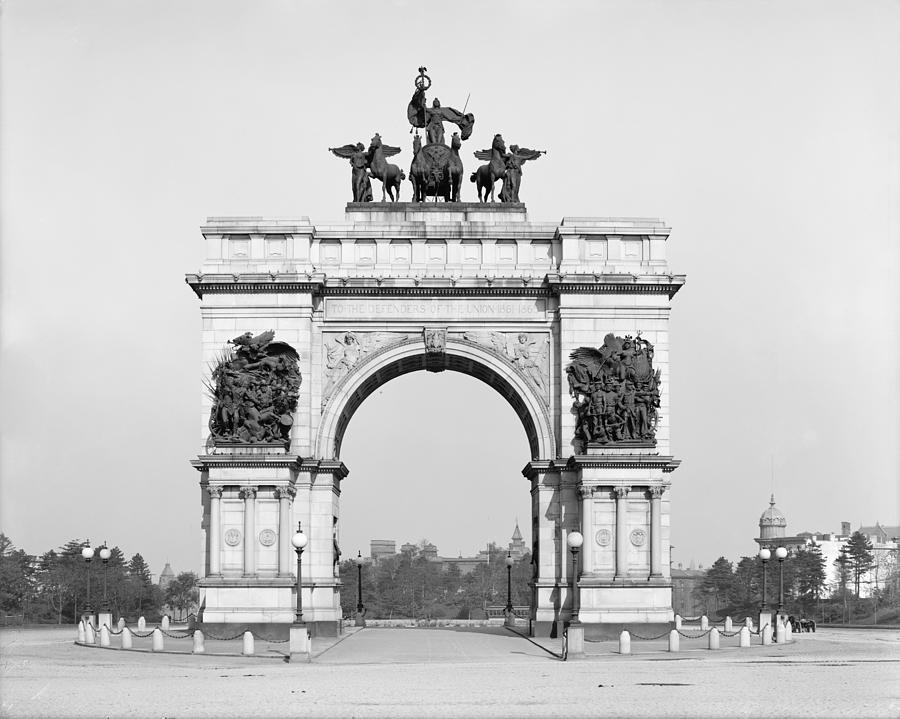 Brooklyn Grand Army Plaza Photograph by Granger