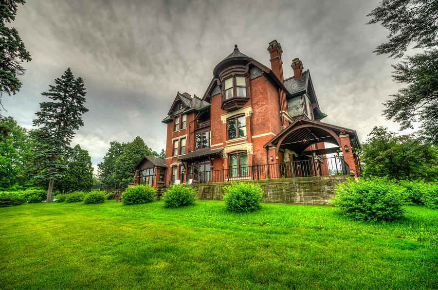 Brucemore Mansion in Cedar Rapids Photograph by Anthony Doudt