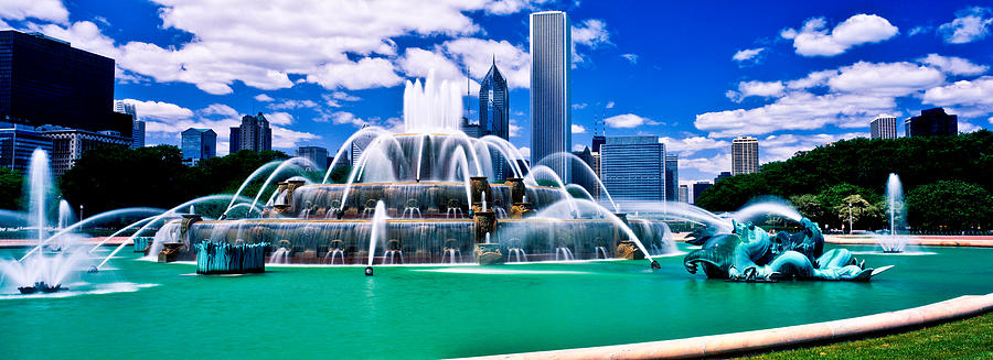 Buckingham Fountain At Grant Park Photograph by Panoramic Images