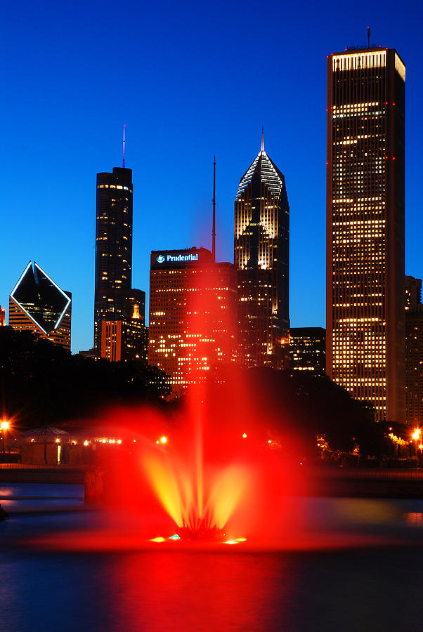 Buckingham Fountain Chicago Photograph by James Kirkikis
