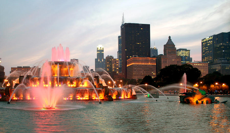 Buckingham Fountain - Chicago Photograph by Kathryn McBride
