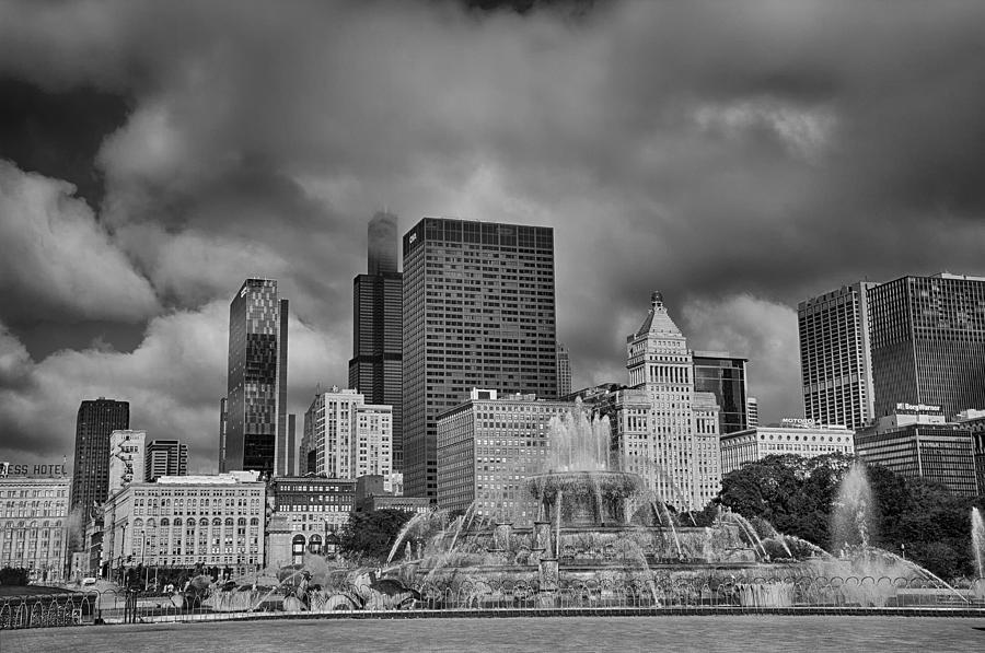 Chicago Photograph - Buckingham Fountain  by Mike Burgquist