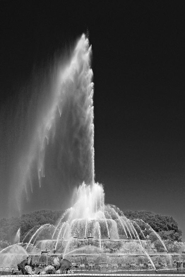 Buckingham Fountain Spray Black and White Photograph by Christopher Arndt