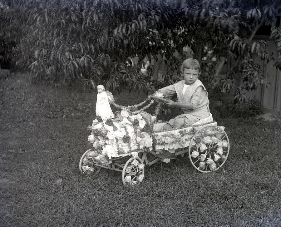 Buggy Boy Photograph by William Haggart