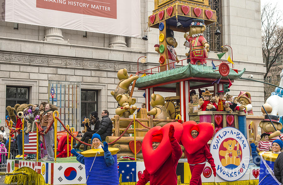 Build-A-Bear Workshop Float at Macy's Thanksgiving Day Parade ...