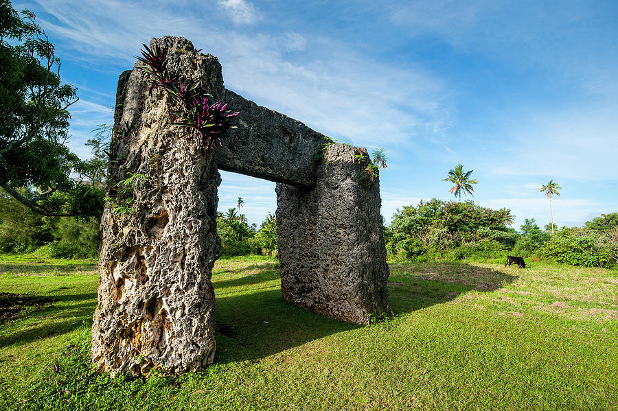 Burden Of Maui, Stone Trilithon Built Photograph by Michael Runkel ...