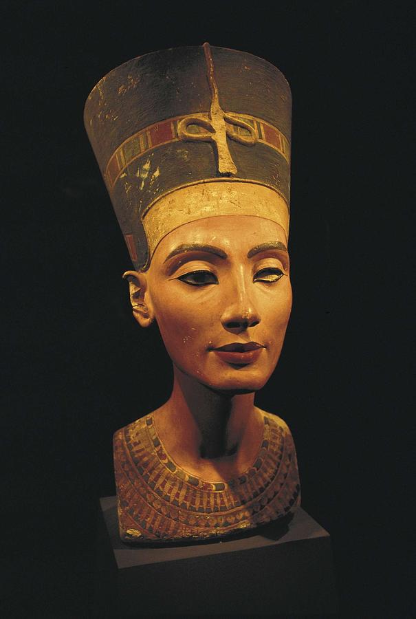 Bust Of Nefertiti. S.xiv Bc. 19th Photograph by Everett - Fine Art America