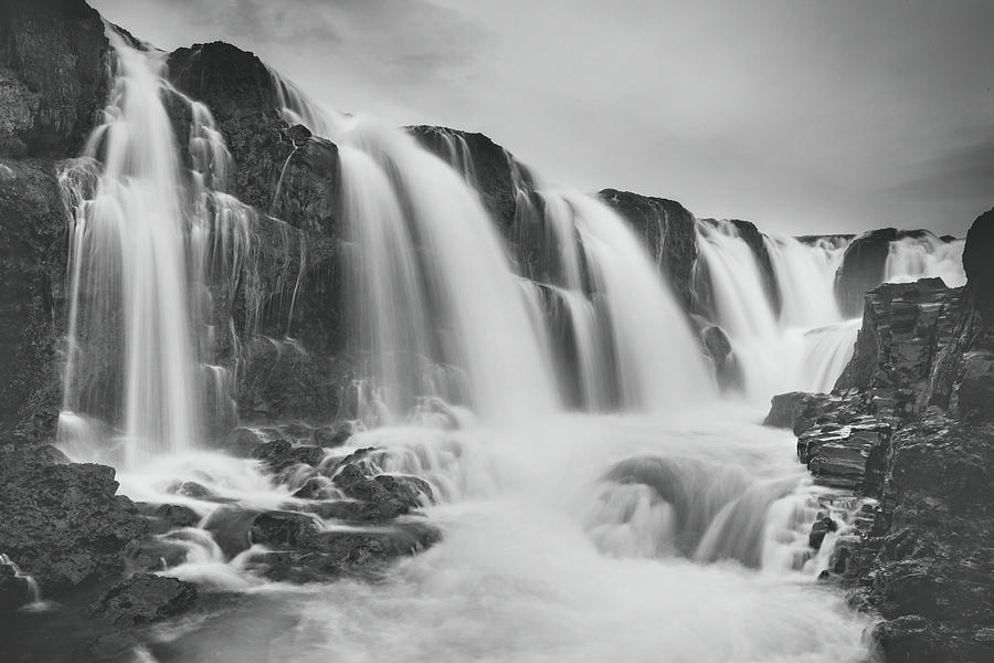 B&w Waterfall Photograph by Xavierarnau