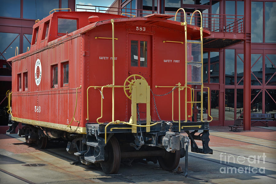 Transportation Photograph - Caboose 583 by Gary Keesler