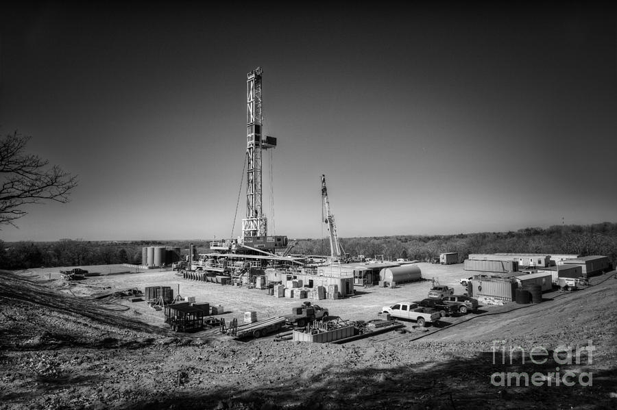 Oil Rig Photograph - Cac006bw-5 by Cooper Ross