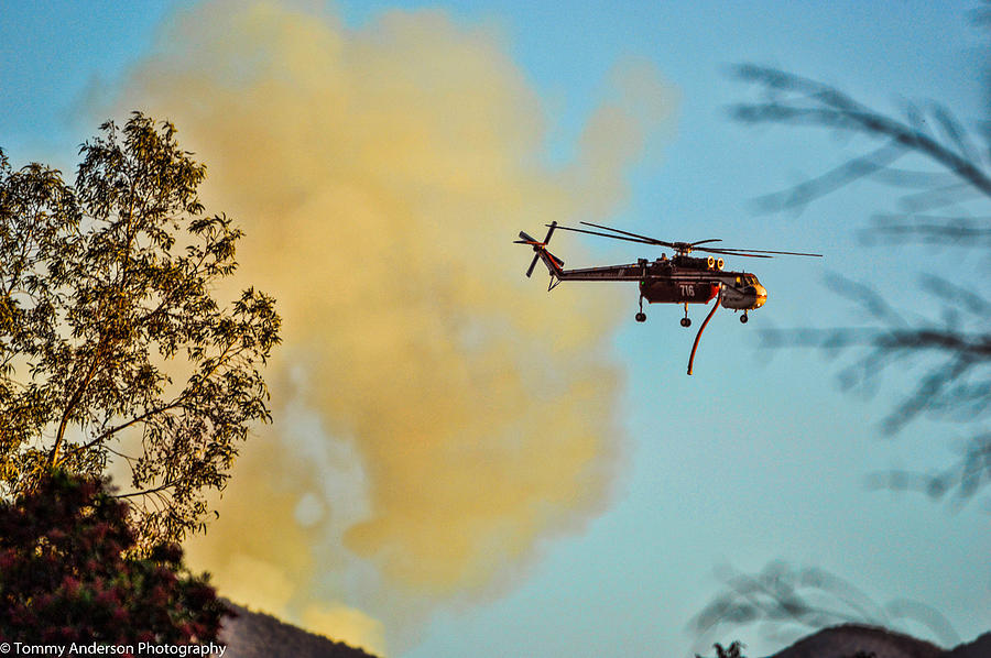2014 Photograph - Cal-Fire Sky Crane by Tommy Anderson