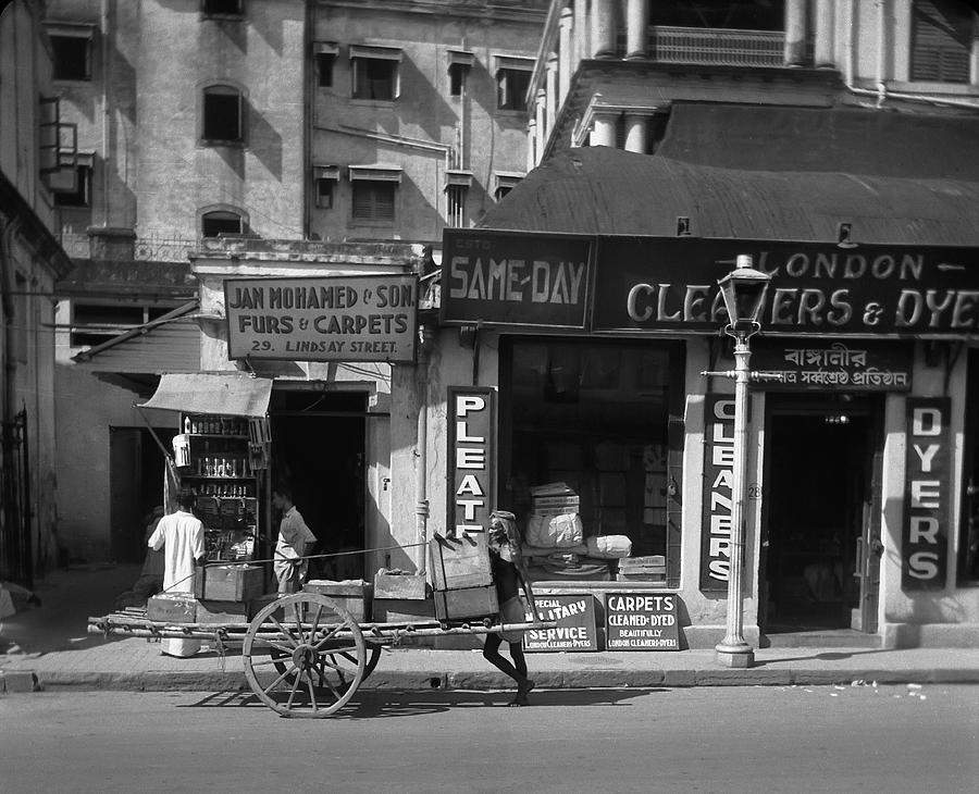 Calcutta Street Scene Photograph by Ray Congrove