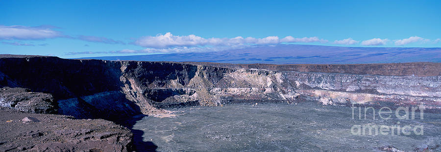 Caldera Of Kilauea Volcano, Hawaii Photograph by Douglas Peebles