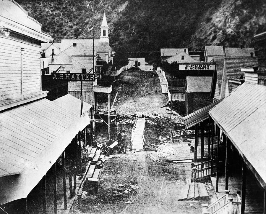 Califofrnia Mining Town Photograph by Granger