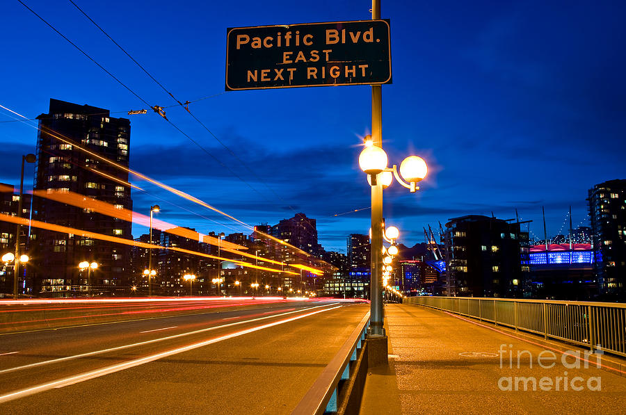 Cambie Street Bridge At Night Photograph by Terry Elniski