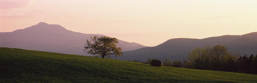 Camels Hump Waterbury Vt Photograph by Panoramic Images