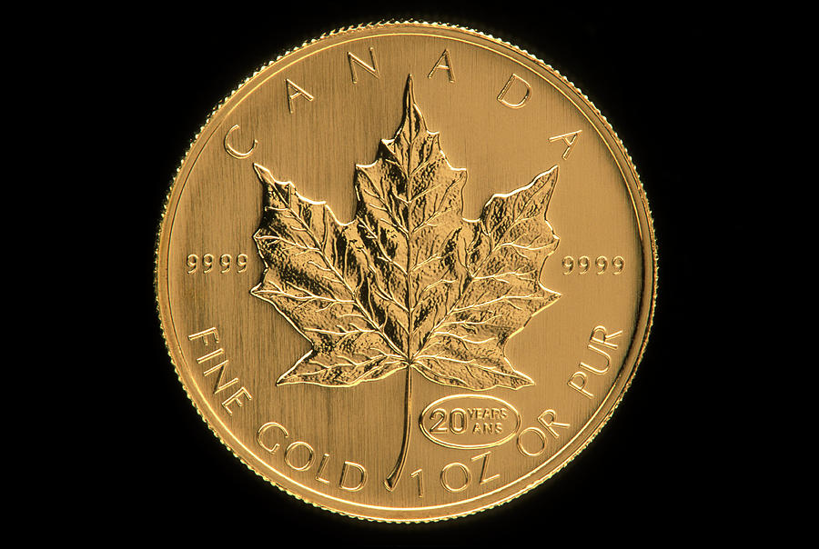 Canadian Maple Leaf Gold Coin Photograph by Kaj R. Svensson/science Photo Library