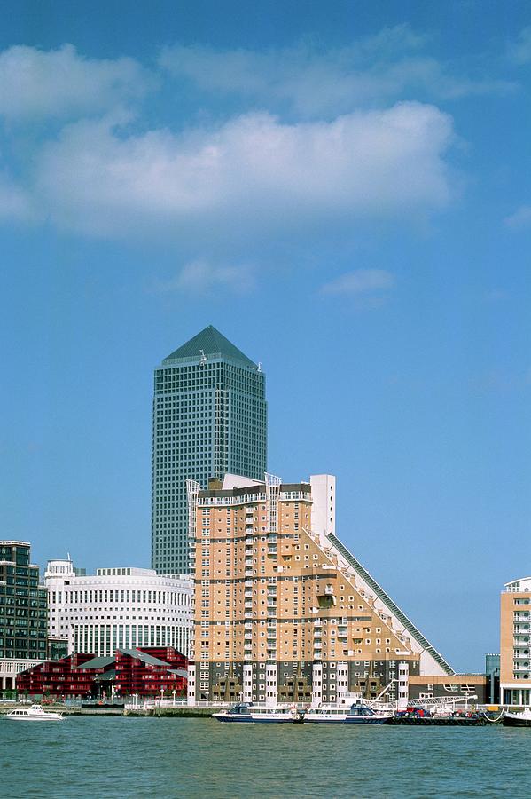 Canary Wharf And Surroundings Photograph by Alex Bartel/science Photo Library