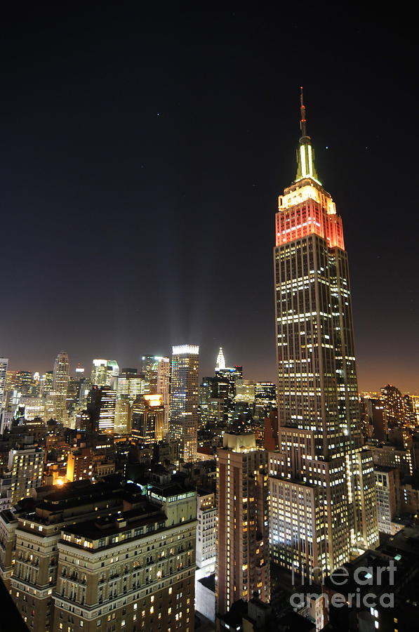 Empire State Building Photograph - Candy Cane by Urs Brugger