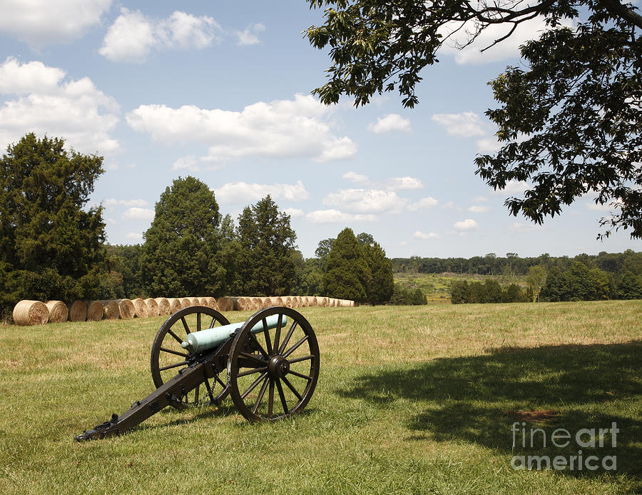 Cannon at Battery Heights at Manassas Battlefield Photograph by William Kuta