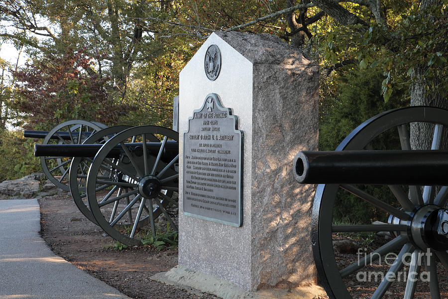 Gettysburg National Park Photograph - Cannon on Little Round Top at Gettysburg by William Kuta