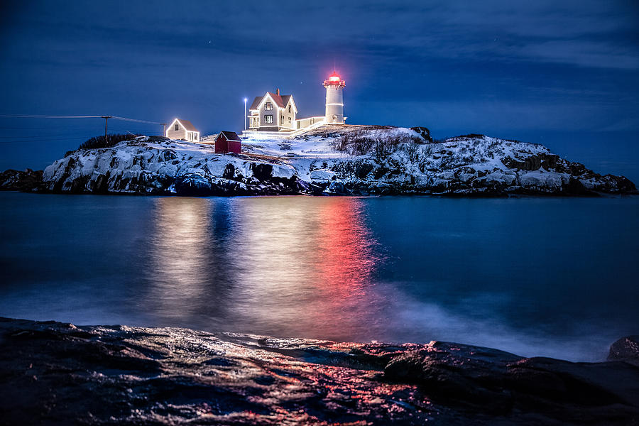 Cape Neddick Lighthouse Photograph by Robert Clifford