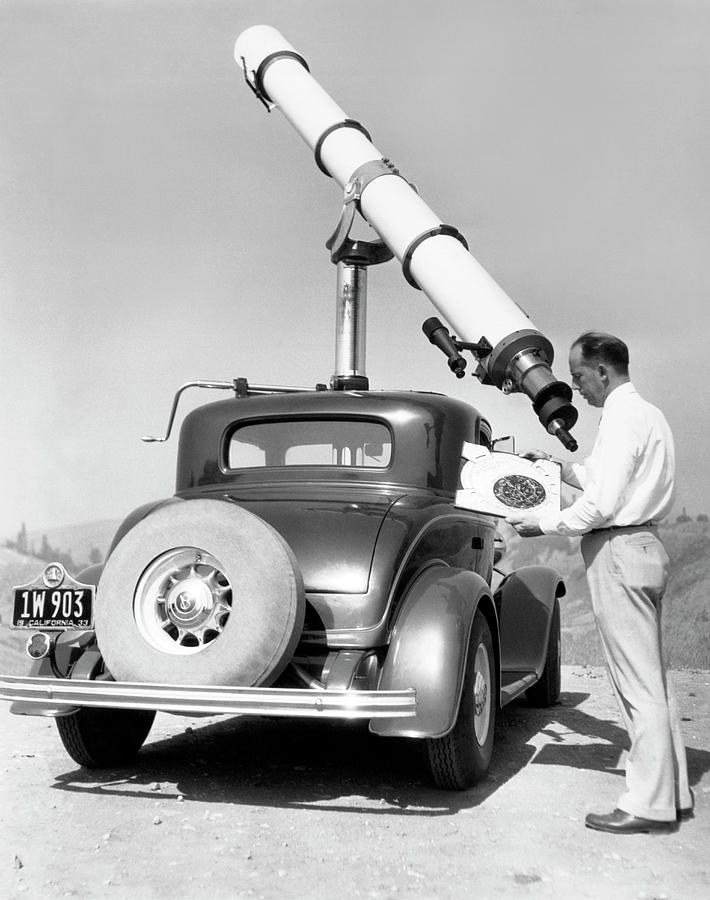 Car Mounted Telescope Photograph by Underwood Archives