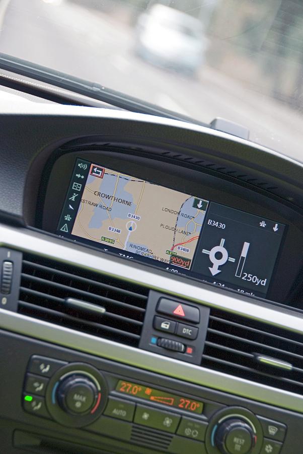 Car Satellite Navigation System Photograph by Trl Ltd./science Photo Library