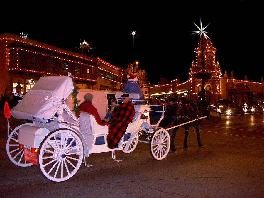 Kansas City Photograph - Carriage Ride on The Plaza by Ellen Tully