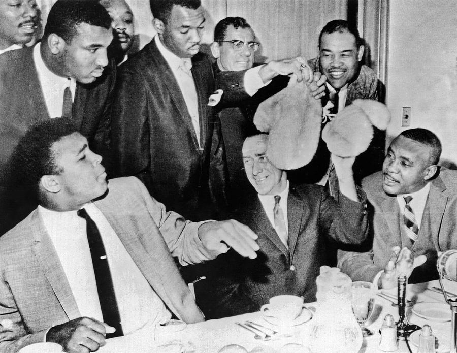 Denver Photograph - Cassius Clay Face Sonny  Liston by Underwood Archives