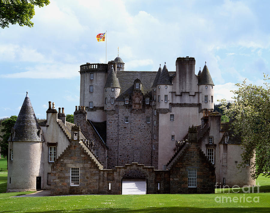 Castle Fraser, Aberdeenshire, Scotland Photograph by Rafael Macia