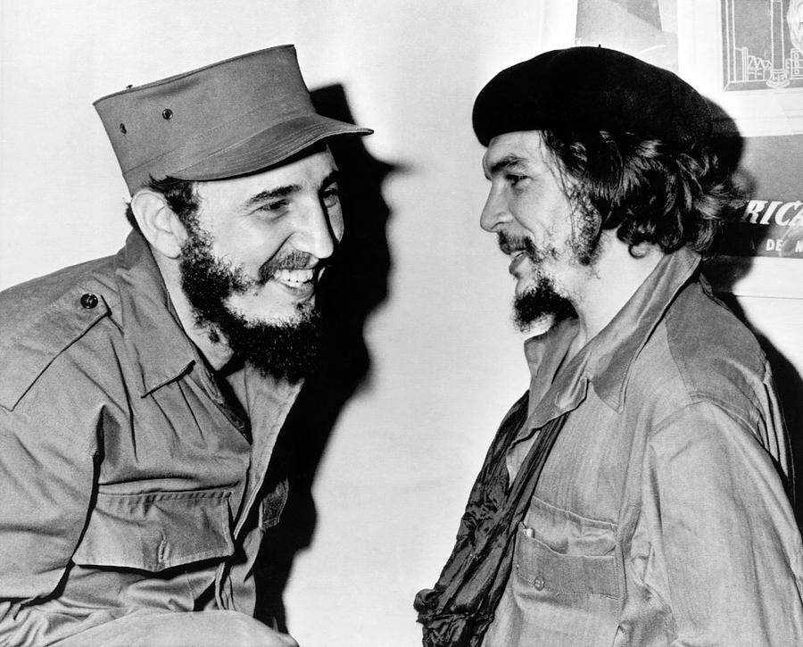 Vintage Photograph - Castro And Guevara by Underwood Archives