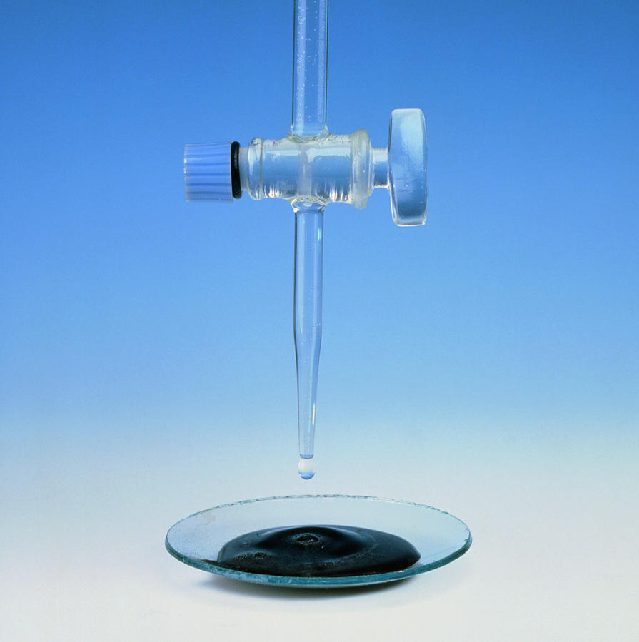 Catalysis Of Hydrogen Peroxide Photograph by Jerry Mason/science Photo Library