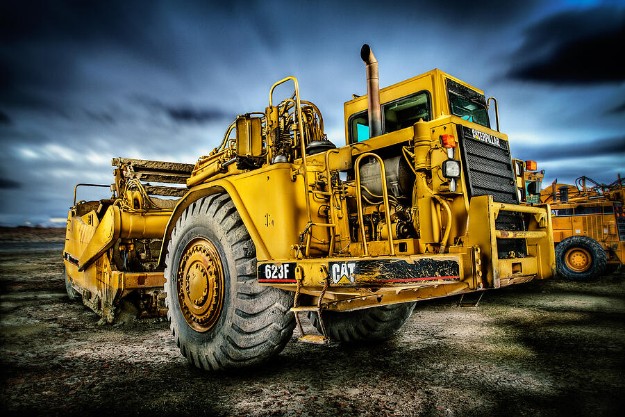 Transportation Photograph - Caterpillar CAT 623F Scraper by YoPedro