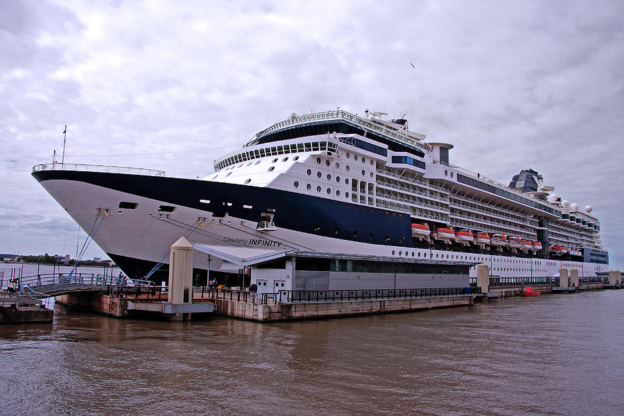 Celebrity Cruise Infinity Photograph by Paul Scoullar