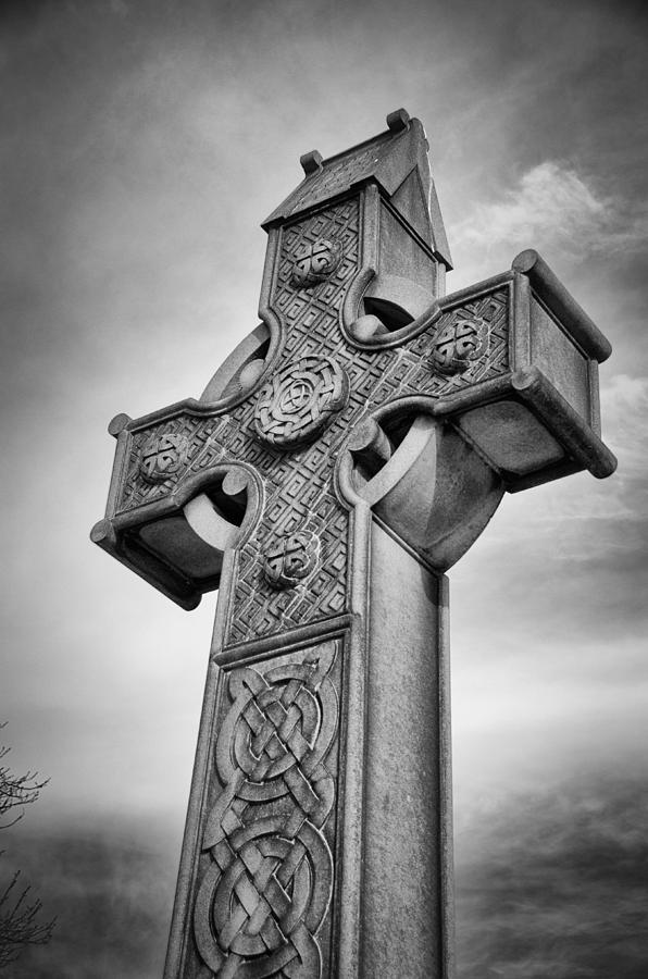 Celtic Cross 20994 Photograph by Guy Whiteley