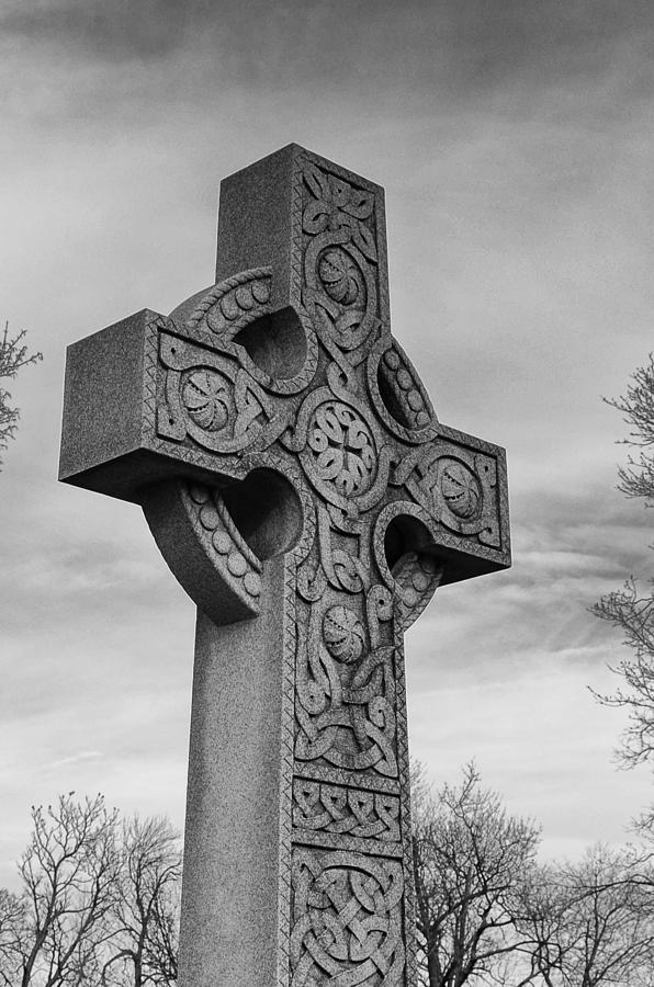 Celtic Cross 21008 Photograph by Guy Whiteley
