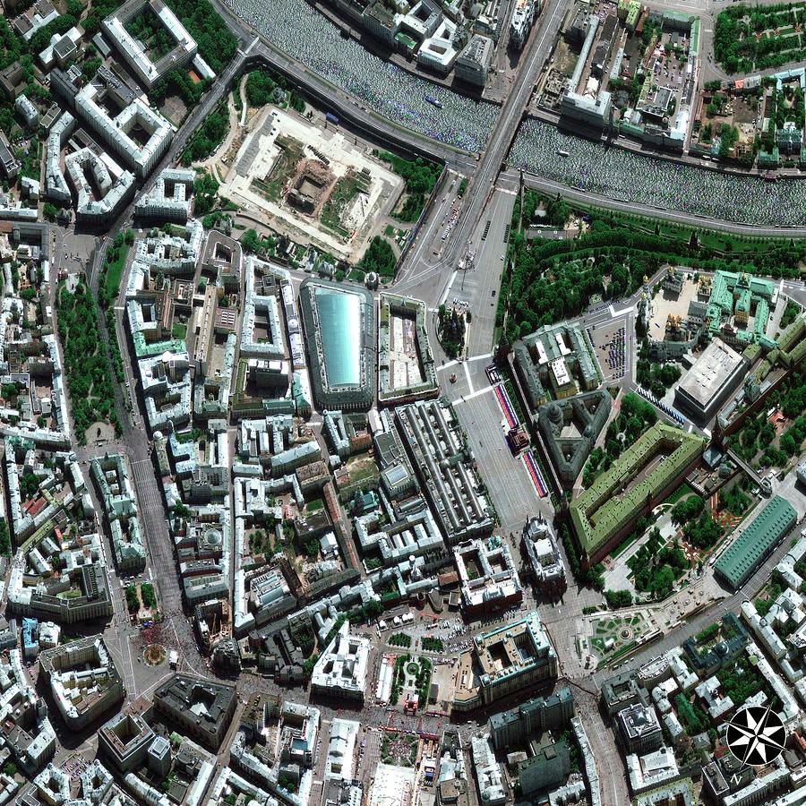 Moscow Photograph - Central Moscow by Geoeye/science Photo Library