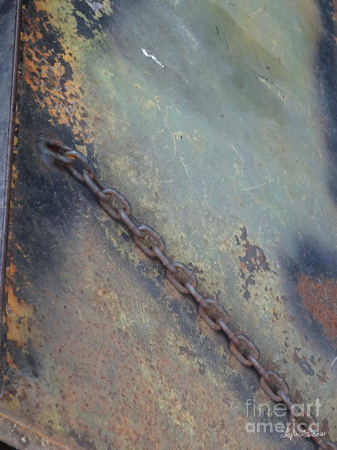 Abstract Photograph - Chained Rust by Lyric Lucas