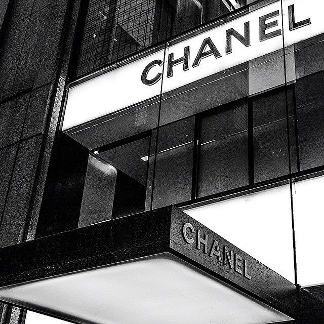 D800 Photograph - Chanel Store On 5th Avenue In Nyc #d800 by William  Carson Jr